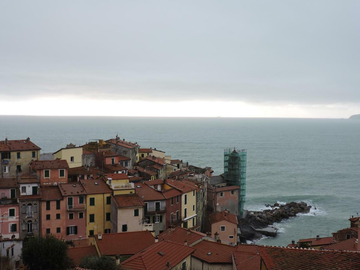 Vento Di Mare Apartment Tellaro Bagian luar foto